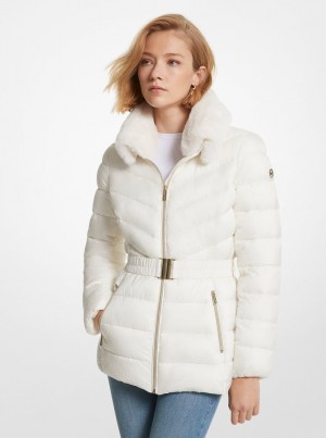 Michael Kors Faux Fur Trim Quilted Nylon Packable Puffer Jacket Mont Kadın Bej Rengi | 037621-HTP